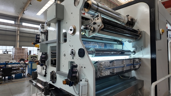 Συσκευή Μεταλλοποίησης κενού πυκνωτή για πλαστικές μεμβράνες με σχεδιασμό κεραμικής βάρκας σε διάταξη staggered